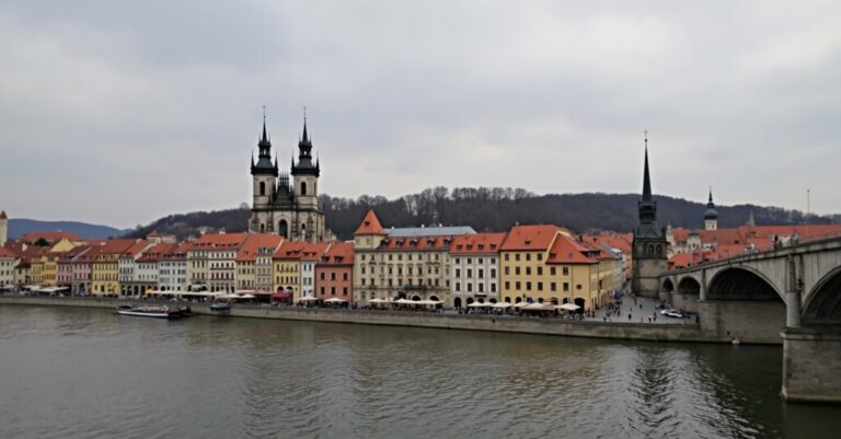 Czy do Czech potrzebny jest paszport?