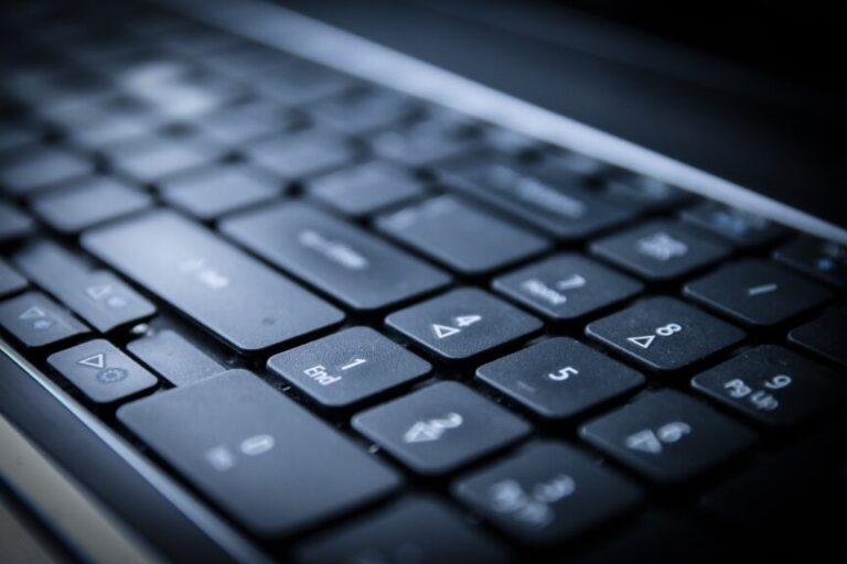 Studia inżynierskie z informatyki – droga do kariery