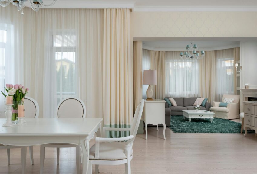 Jak dobrać zasłony do stylu wnętrza?