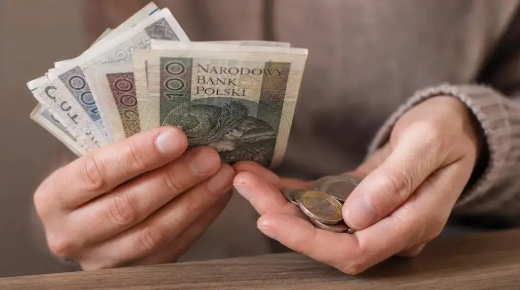 Ile dokładnie na rękę to 8700 zł brutto na umowie o pracę?